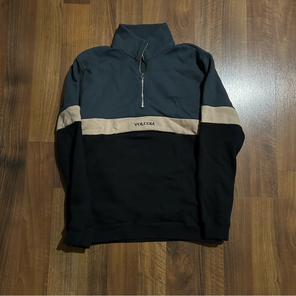 Volcom 3/4 zip sweatshirt size Medium